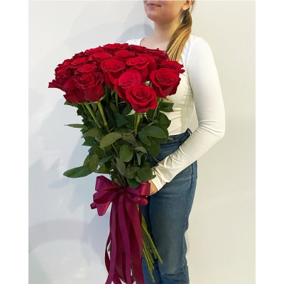 Букет з 25 еквадорських троянд, 90 см, Метеора