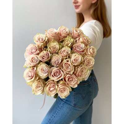 Букет 25 рожевих еквадорських троянд